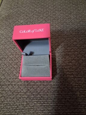 GUC Color Of Love Ring Box